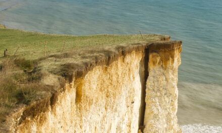 3 things to know about our cliffs before you visit